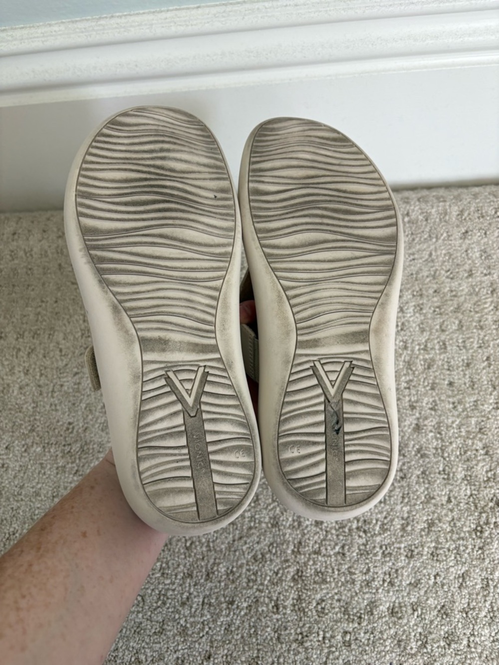 Vionic Recovery RX Sandals 7.5 - Picture 7 of 10